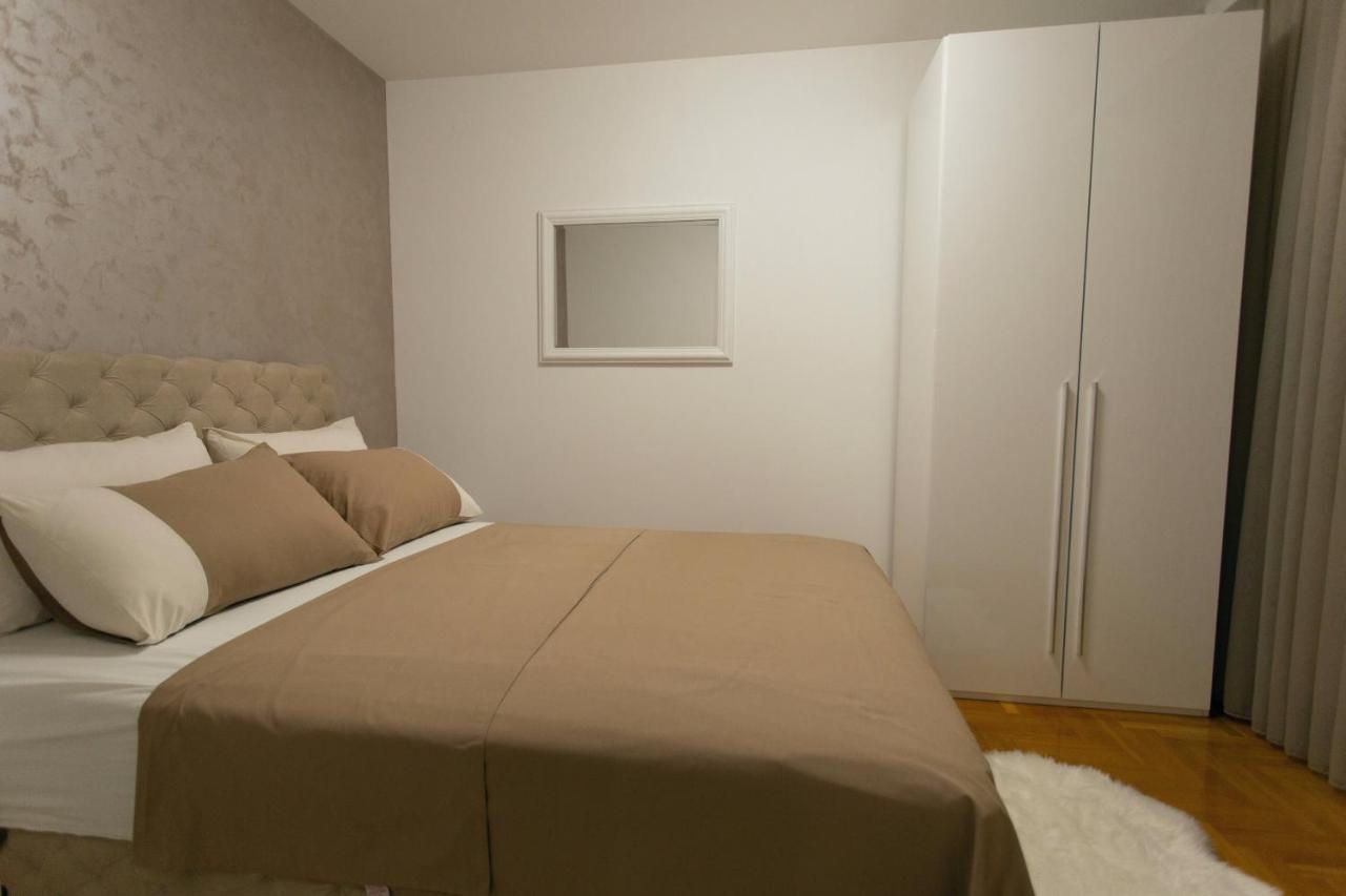Apartman Sunset Sremska Mitrovica Exteriör bild