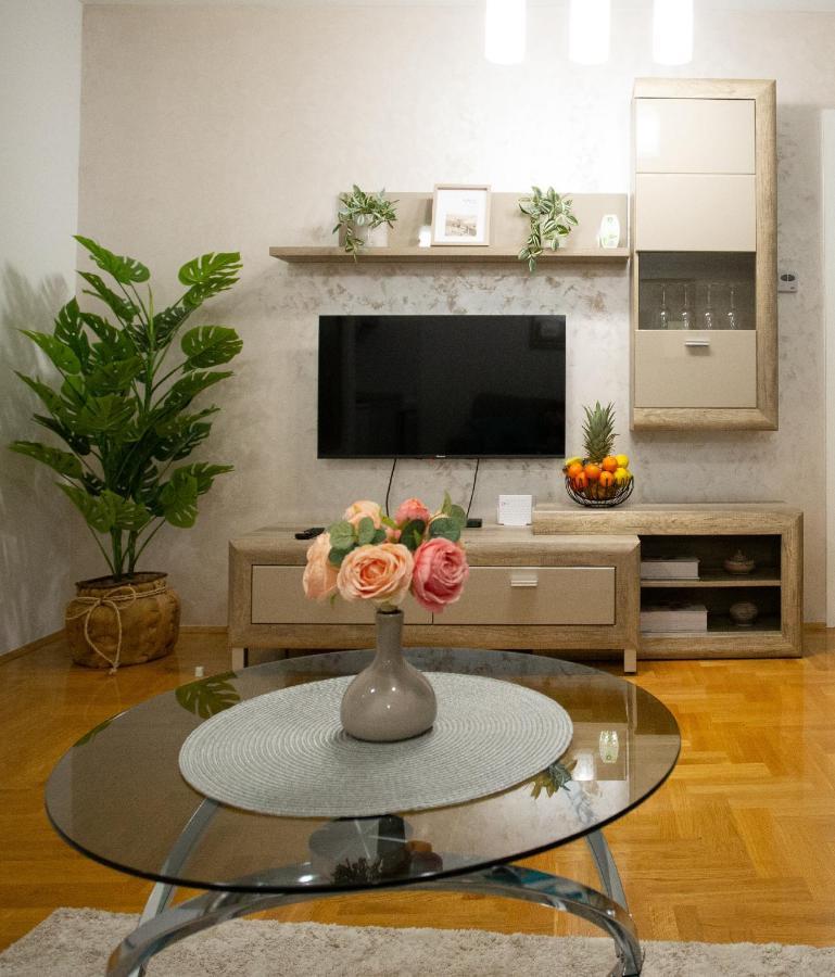 Apartman Sunset Sremska Mitrovica Exteriör bild